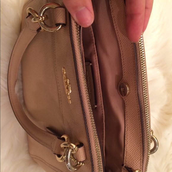 ✨HOST PICK✨Leather Coach: pink - Picture 5 of 5